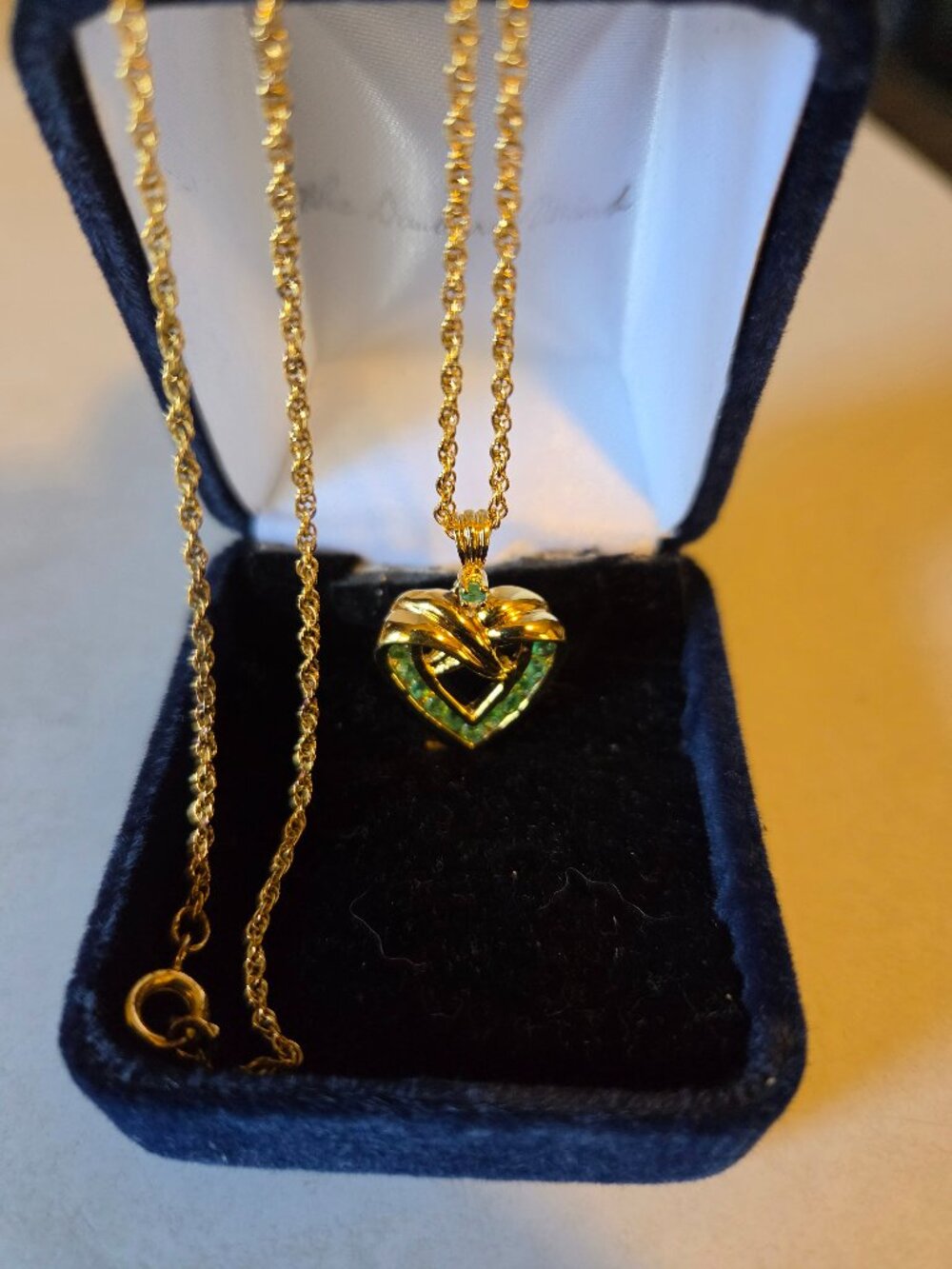 DANBURY MINT HEART SHAPED NECKLACE.